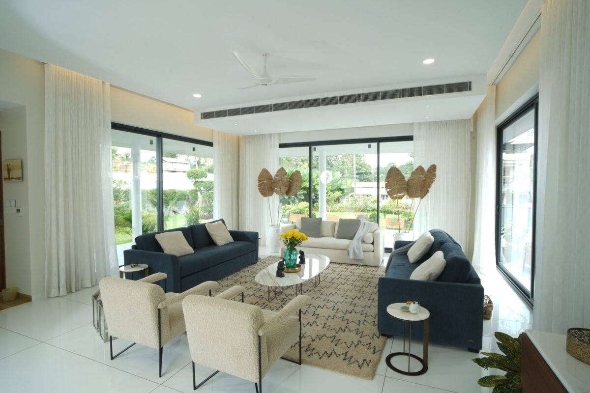 Dining area with a slatted metal partition shelf